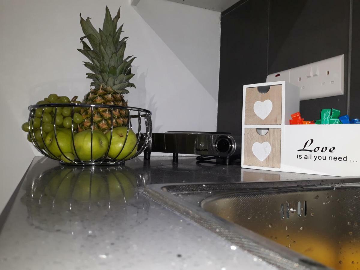 Takis Apartments アヤナパ エクステリア 写真