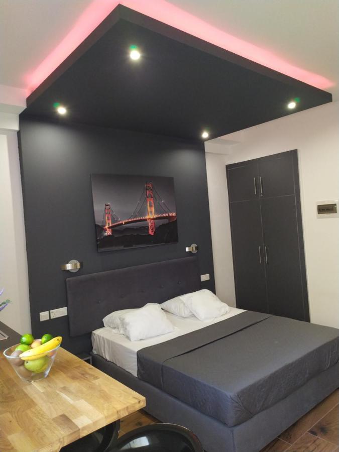 Takis Apartments アヤナパ エクステリア 写真